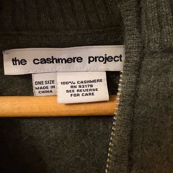 The Cashmere Project Front Zip Poncho Forest Green, One Size Fits All - Picture 9 of 15